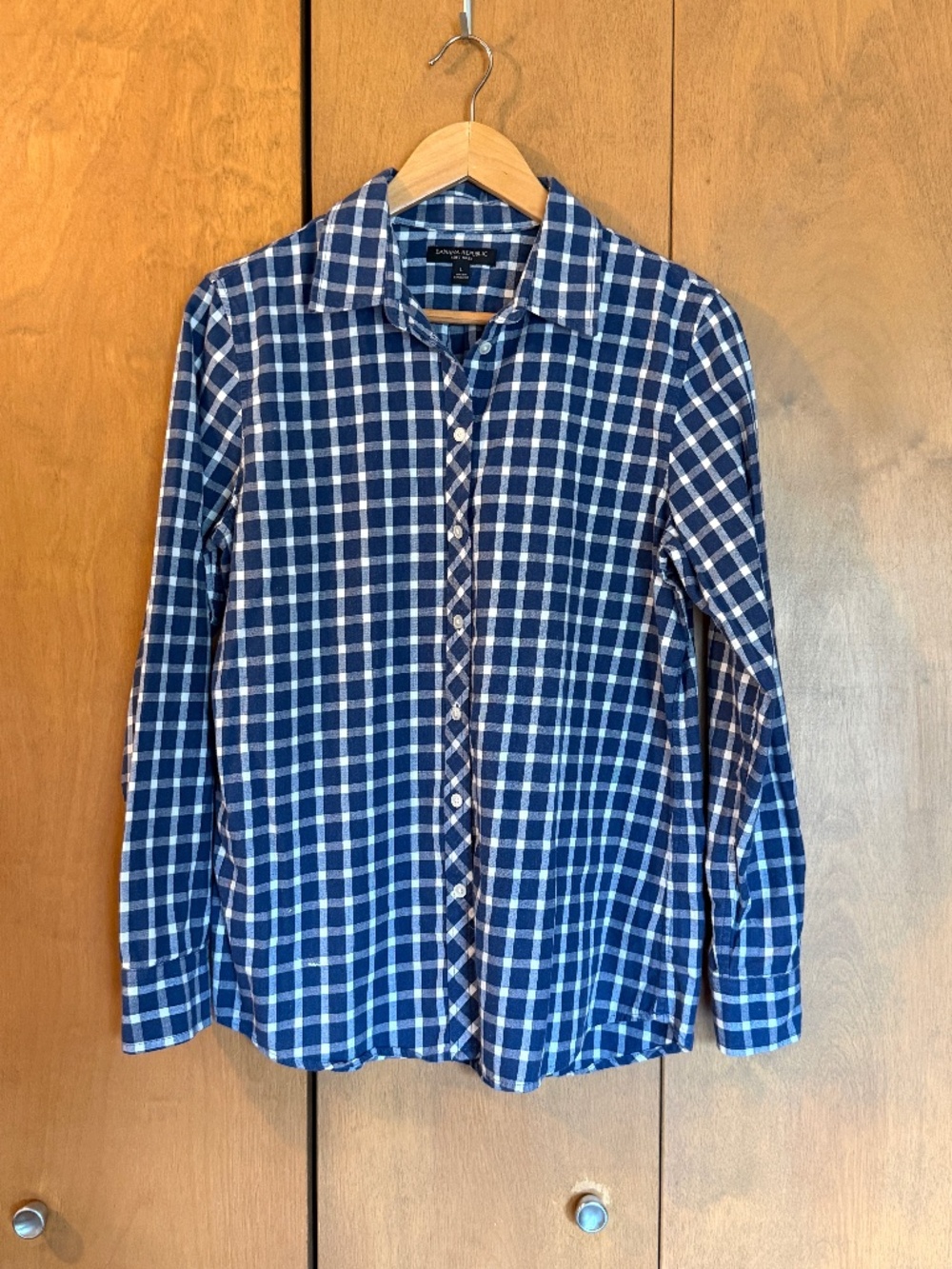 Banana Republic Shirt, Size Large, 100% cotton